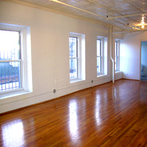 lots of light and windows with large open plan loft apartment park slope brooklyn 11215  for rent 